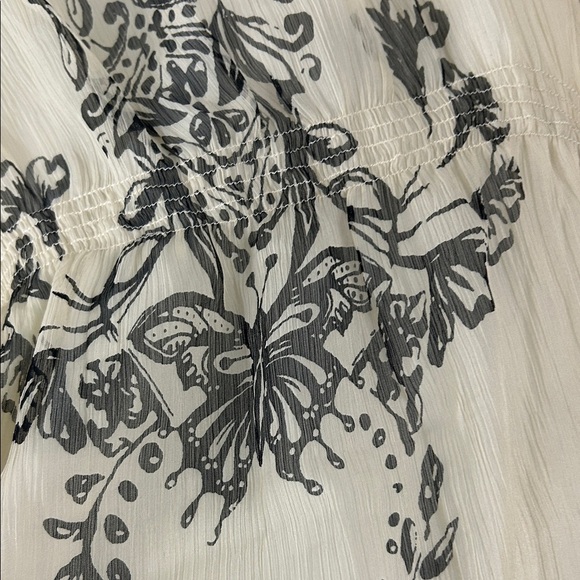 Bohemian Beige and Black layered blousy top - Picture 16 of 16